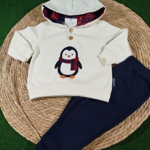 Chandal beige y marino pingüino